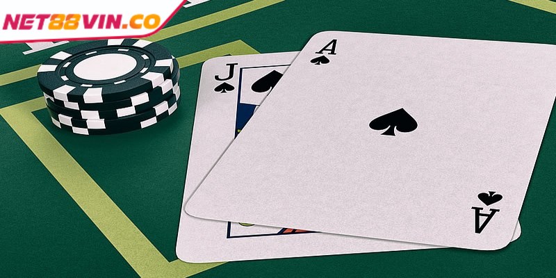 Thành viên tham gia xì dách được lựa chọn các thao tác để đánh