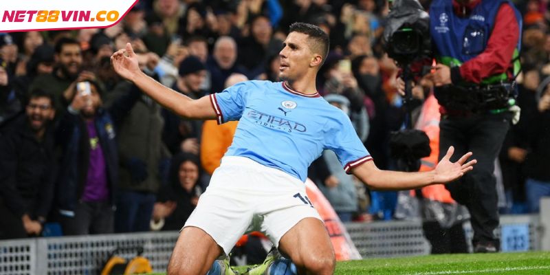 Rodri thể hiện khả năng trong mọi sơ đồ chiến thuật